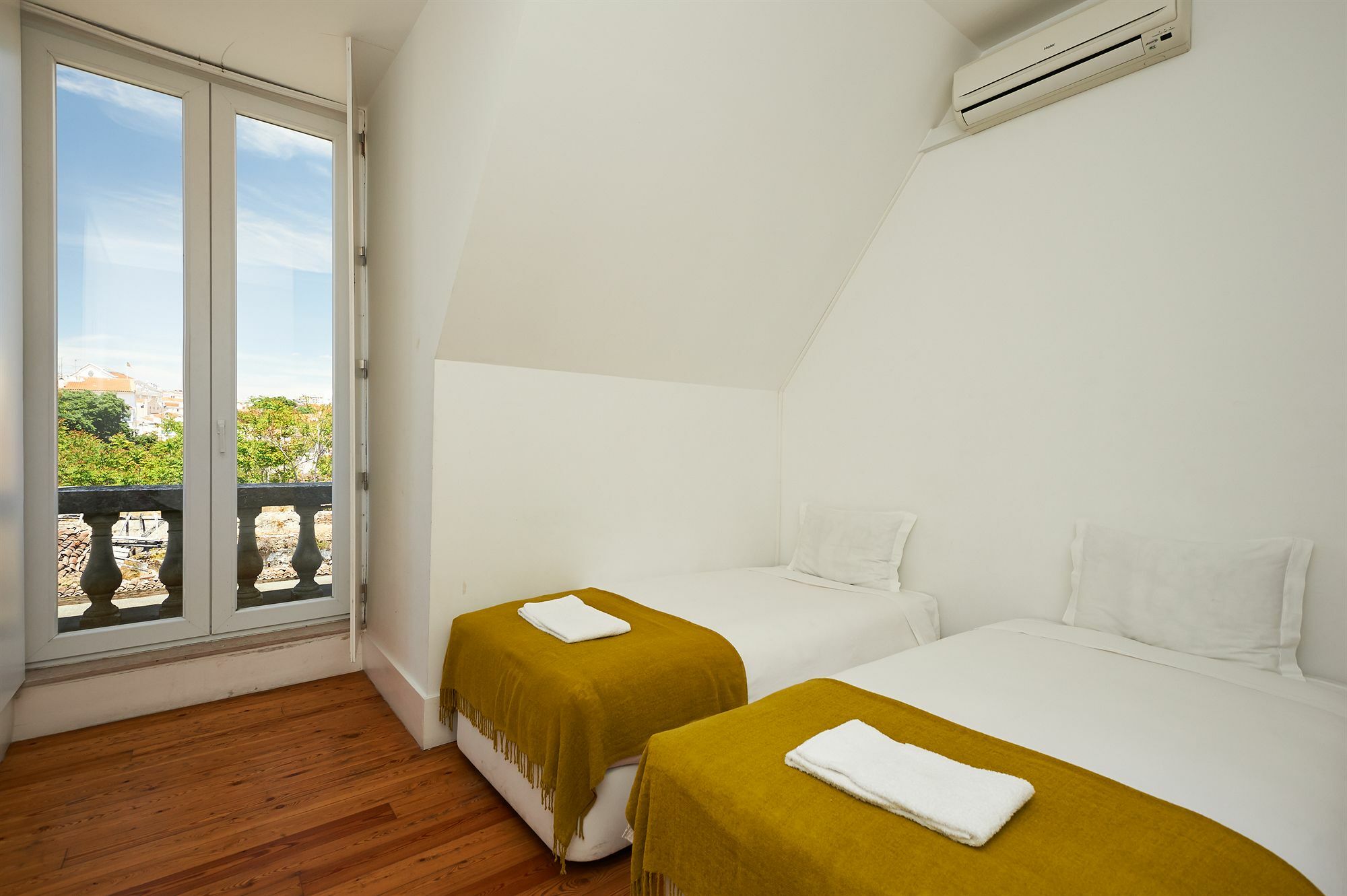 Hello Lisbon Conde Barao Apartments Bagian luar foto